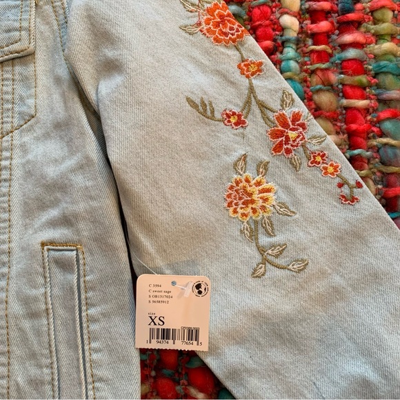 NEW free people embroidered denim jacket . - Picture 8 of 9